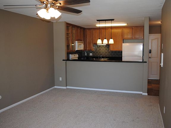 3rd image of 3030 Suncrest Dr Unit 516