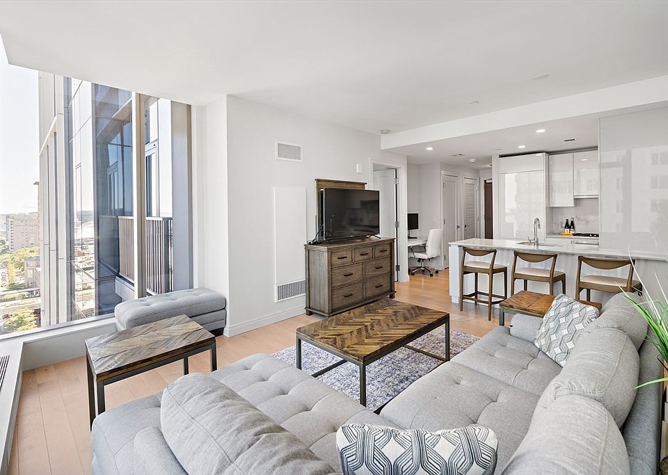 1st image of 133 Seaport Blvd #1710