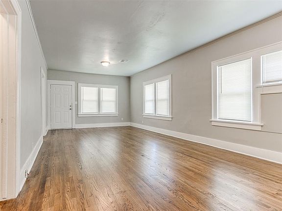 2nd image of 1433 NE 15th St