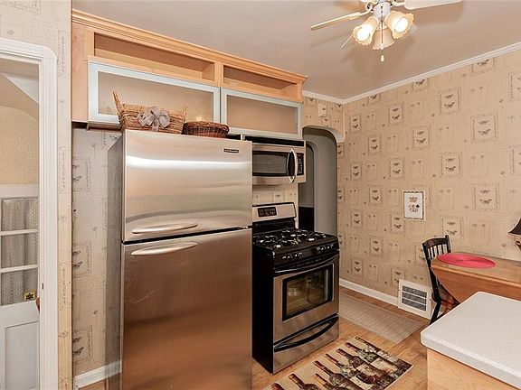 5th image of 1693 Longwood Dr