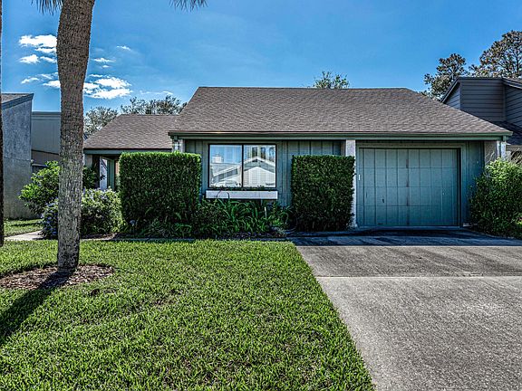 3rd image of 2534 Dauphine Ct E
