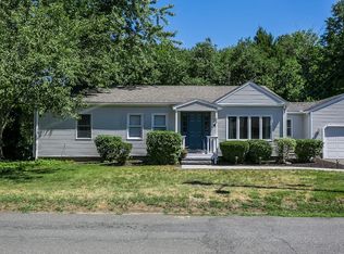 45 Oliver St, Easthampton, MA 01027