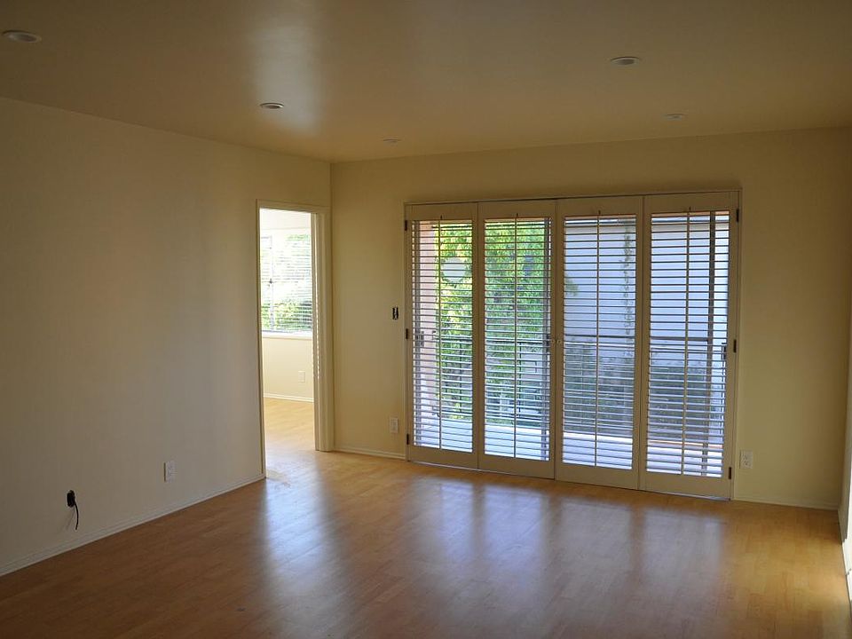Living Rm. toward balcony