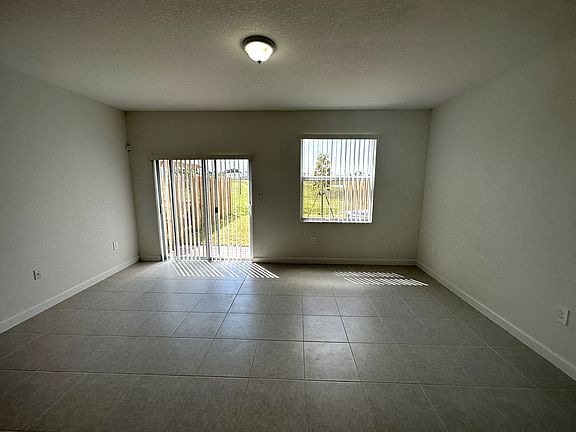 4th image of 2330 NW 125th St