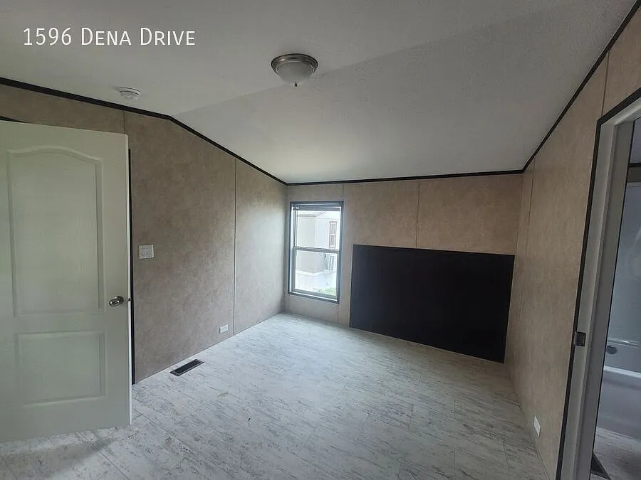 Building Photo - 1596 Dena Dr