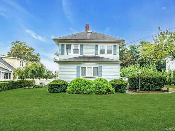 9450 Old Sound Avenue, Mattituck, NY 11952
