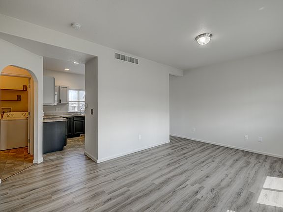 5th image of 833 Fulton St
