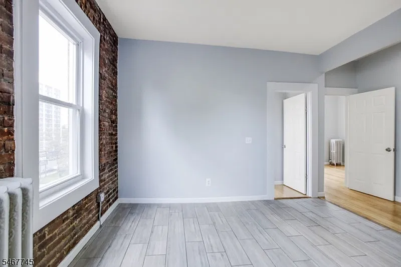 1 bed, 1.0 bath, $1,950 — Photo 4