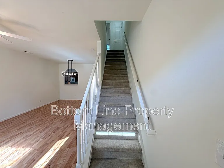 5703 Erin Dr — Photo 8