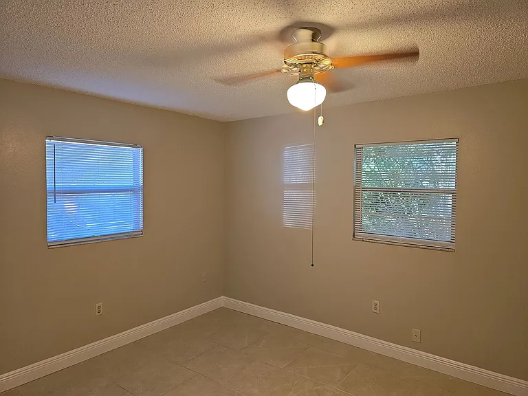 7251 McGinnes Ct — Photo 24