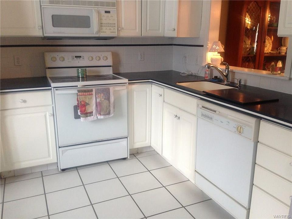 1st image of 85 Oakbrook Dr APT D