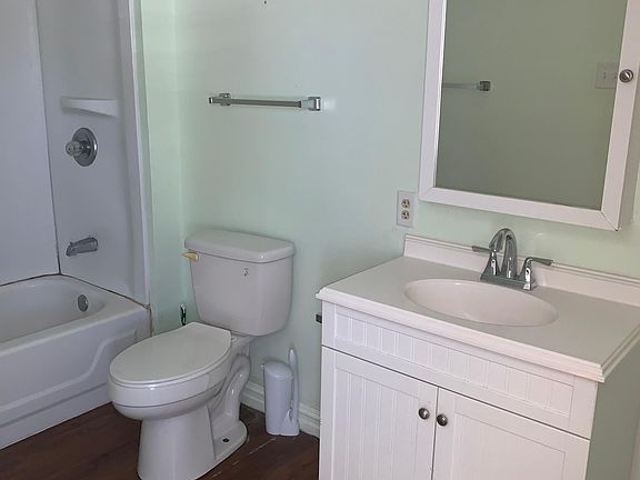 5th image of 217 Quelqueshue St