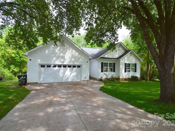 8200 Park Vista Cir, Charlotte, NC 28226
