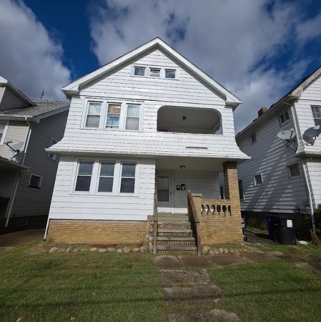 11304 Thrush Ave photo 1