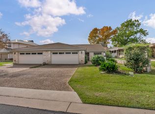 103 Oasis Hls #B, Horseshoe Bay, TX 78657