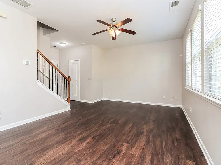 98 High Point Way — Photo 8
