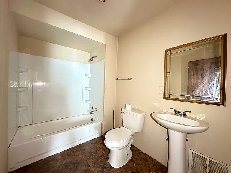 413 Bartram Ave — Photo 12