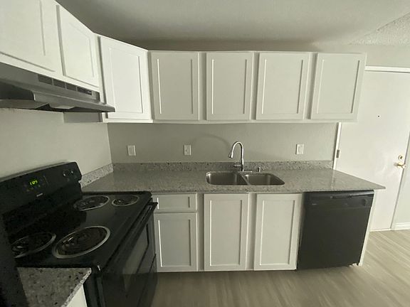 4th image of 4327 8th Ave NE #C303