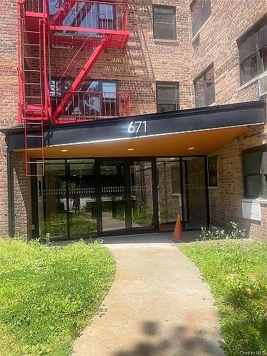 671 Bronx River Rd #4G