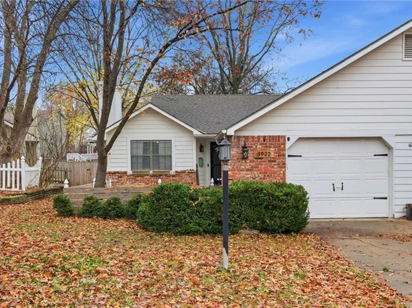 3922 Willshire Dr, Lawrence, KS 66049