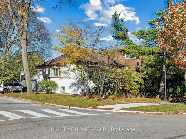 44 Connaught Ave, Toronto, ON M2M 1G6