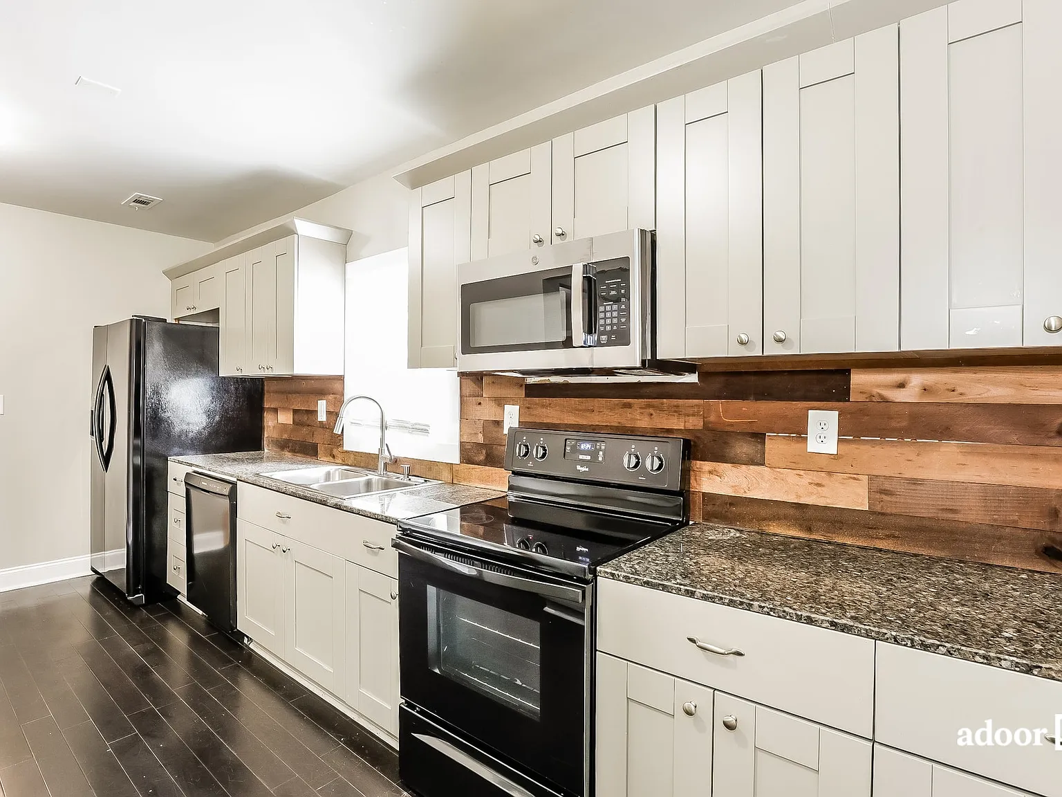 3 bed, 2.0 bath, 1726 sqft, $2,245 — Photo 4