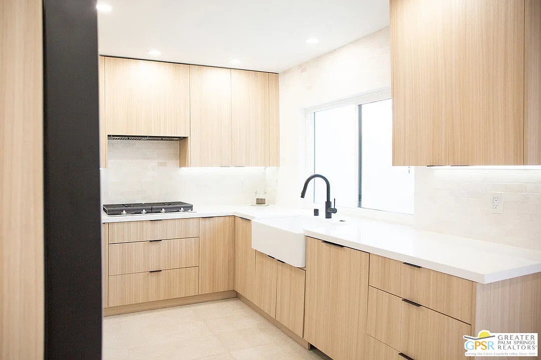 3 bed, 3.0 bath, 1348 sqft, $4,750 — Photo 1