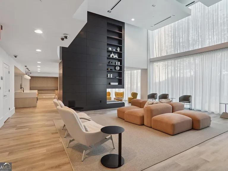 3324 Peachtree Rd NE #915 — Photo 3