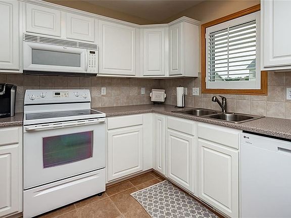 5th image of 6216 NW 95th St
