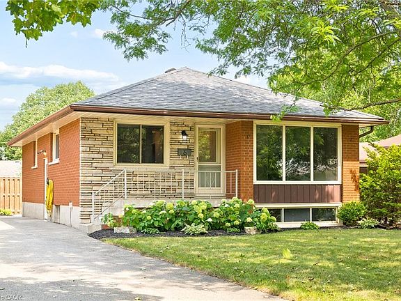 2nd image of 6 Robroy Ct