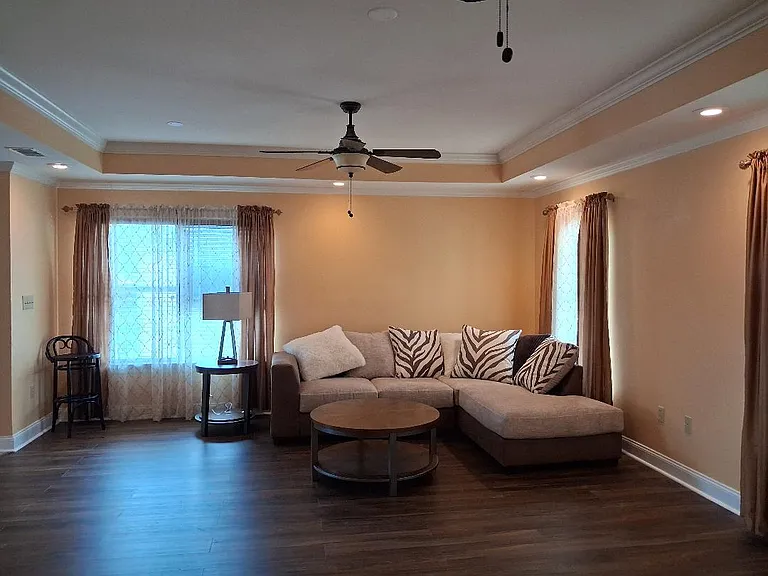 Living room/dining room