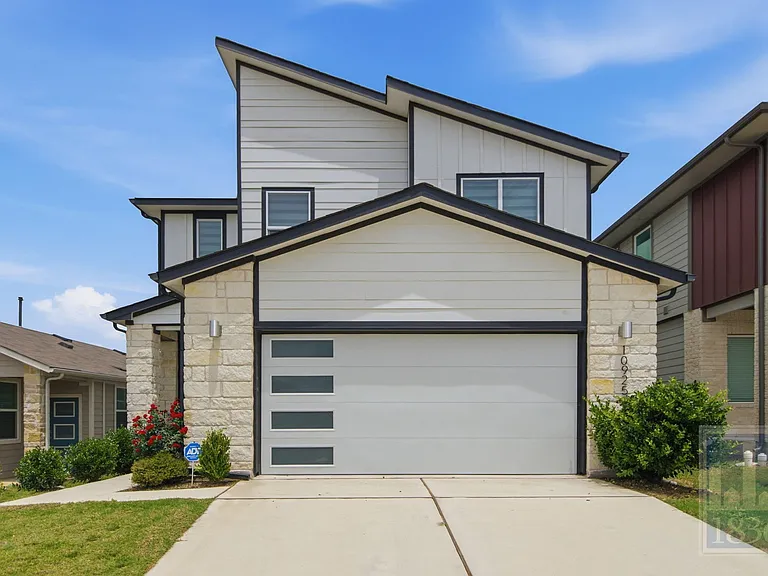10925 Tildon Ave — Photo 1