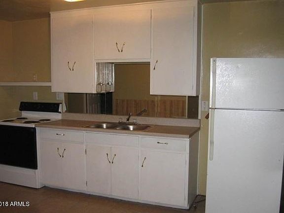 3rd image of 5901 W Laurie Ln