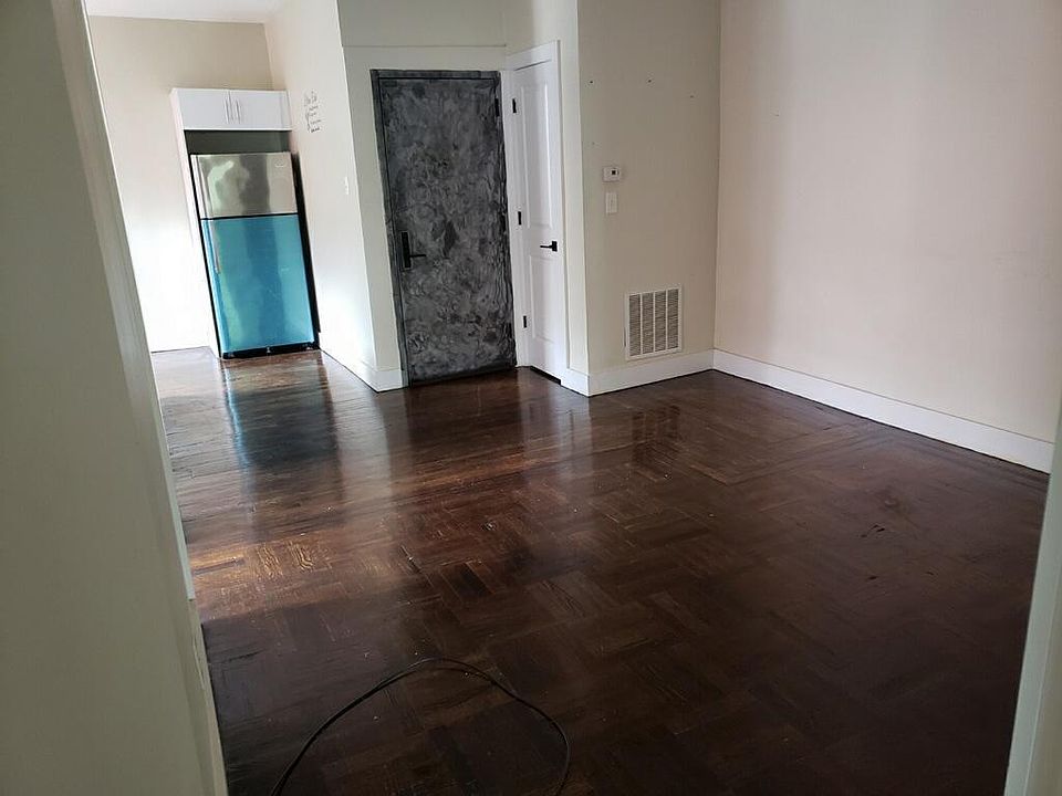 1st image of 929 E 213th St #2