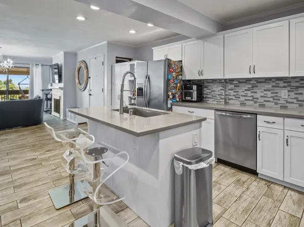 3303 Golden Oaks Ln, Monterey, CA 93940