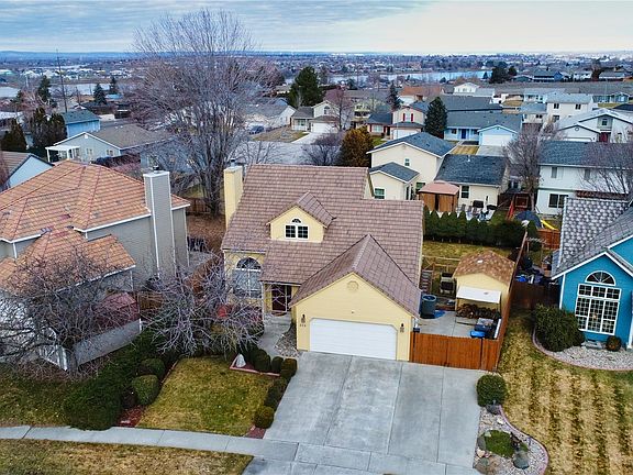 3rd image of 208 E Tanglewood Drive