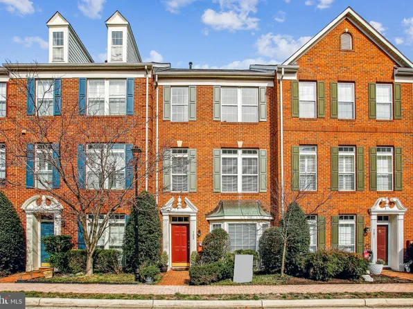 703 Norfolk Ln, Alexandria, VA 22314