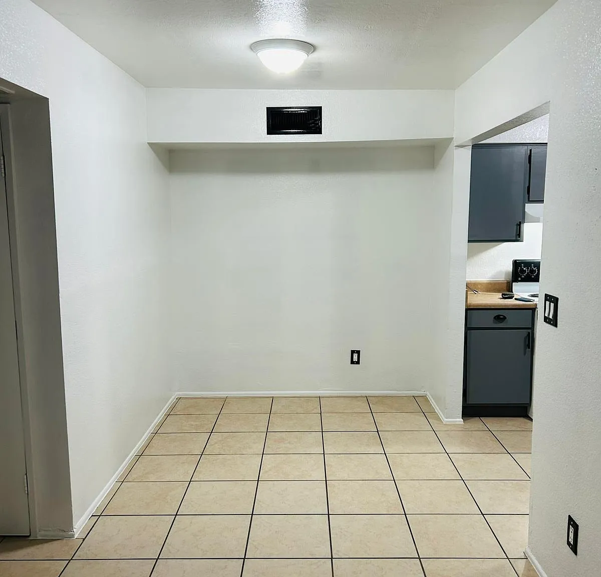 2 bed, 830 sqft, $1,195 — Photo 3