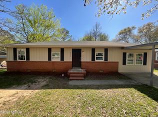 2540 Greenleaf Dr, Macon, GA 31206