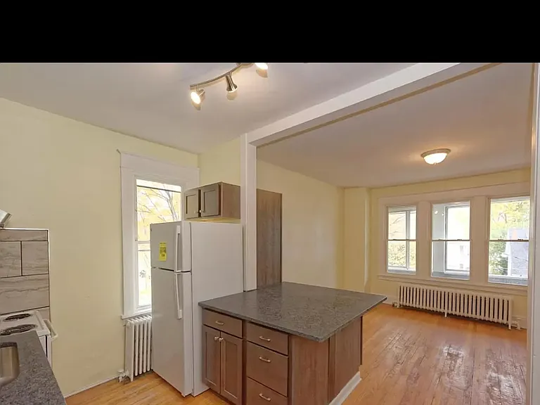 876 Warren St #2 — Photo 10