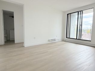 525 Wyandotte St E #504, Windsor, ON N9A 5X7