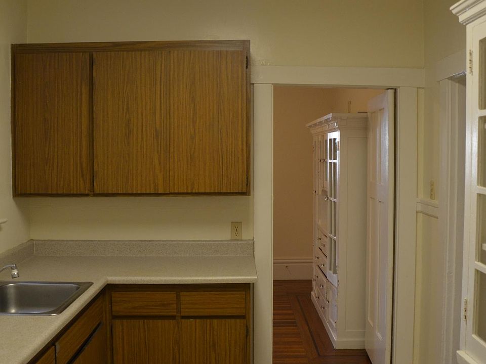 1st image of 1985 Grove St APT 2