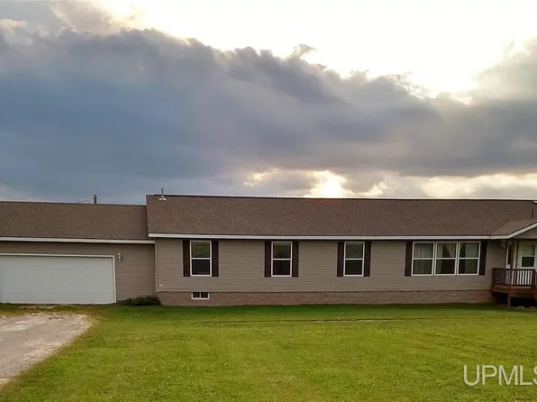 31061 Alder Dr, Pelkie, MI 49958