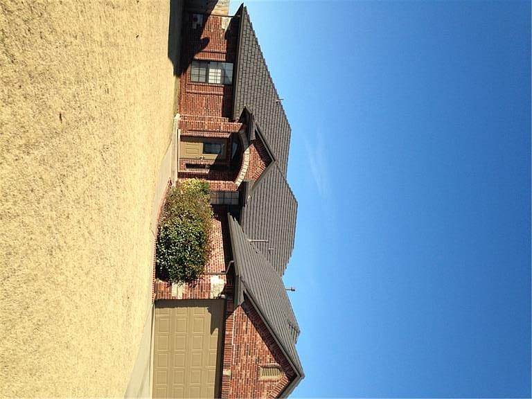1st image of 717 N Buckhorn Way