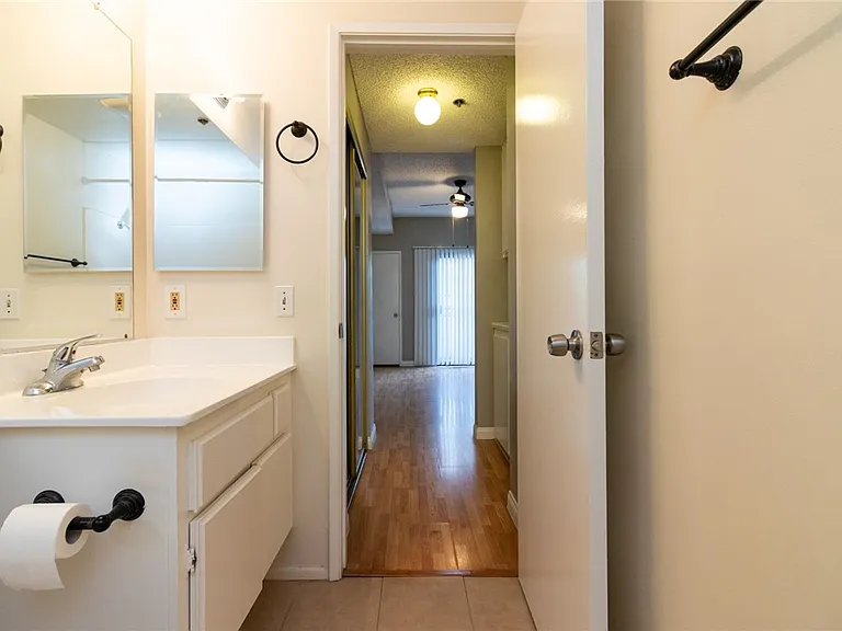 730 W 4th St #306 — Photo 8