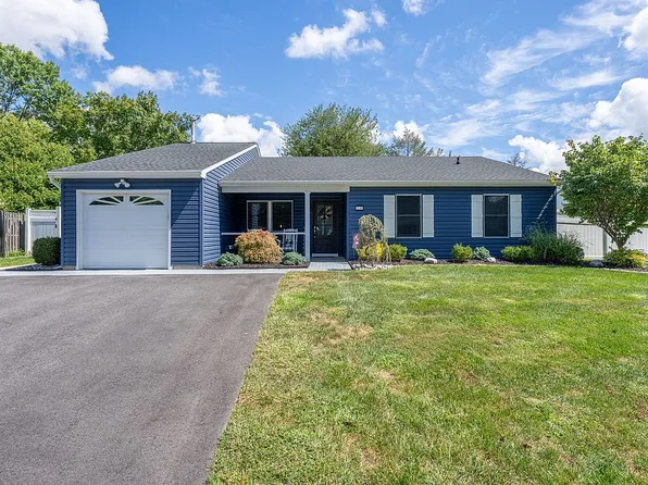 58 Starlight Rd, Howell, NJ 07731