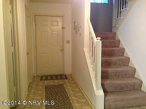 4th image of 107 Southhampton Ct