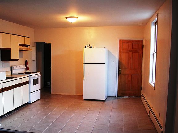 Kitchen-Dining Area