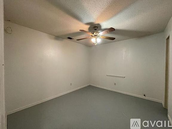 3rd image of 521 E Sprague St #4