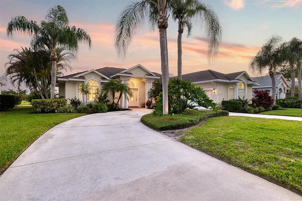3 bed, 2.5 bath, 2379 sqft, $6,000 — Photo 3